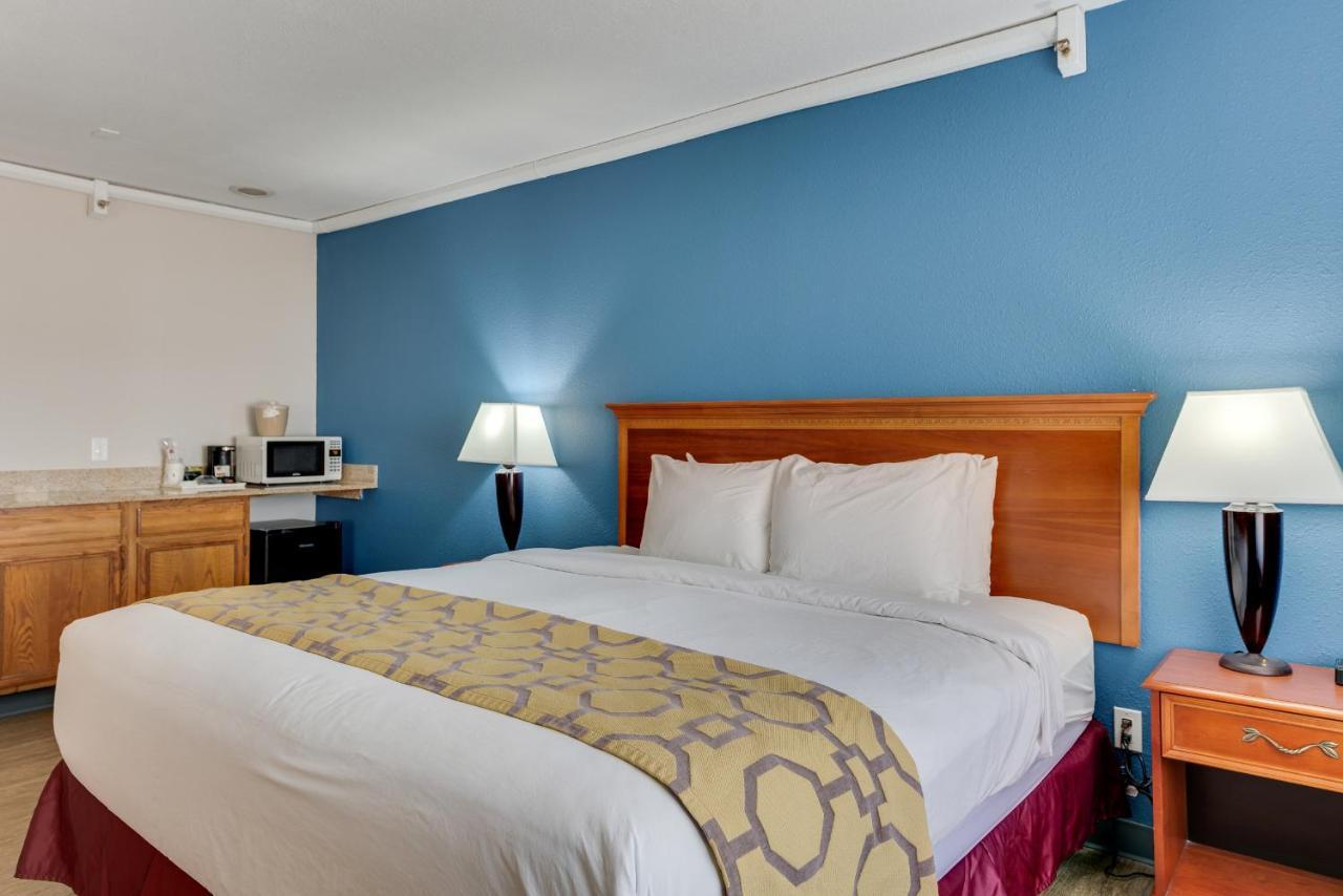 Baymont By Wyndham Salida Hotel Bagian luar foto