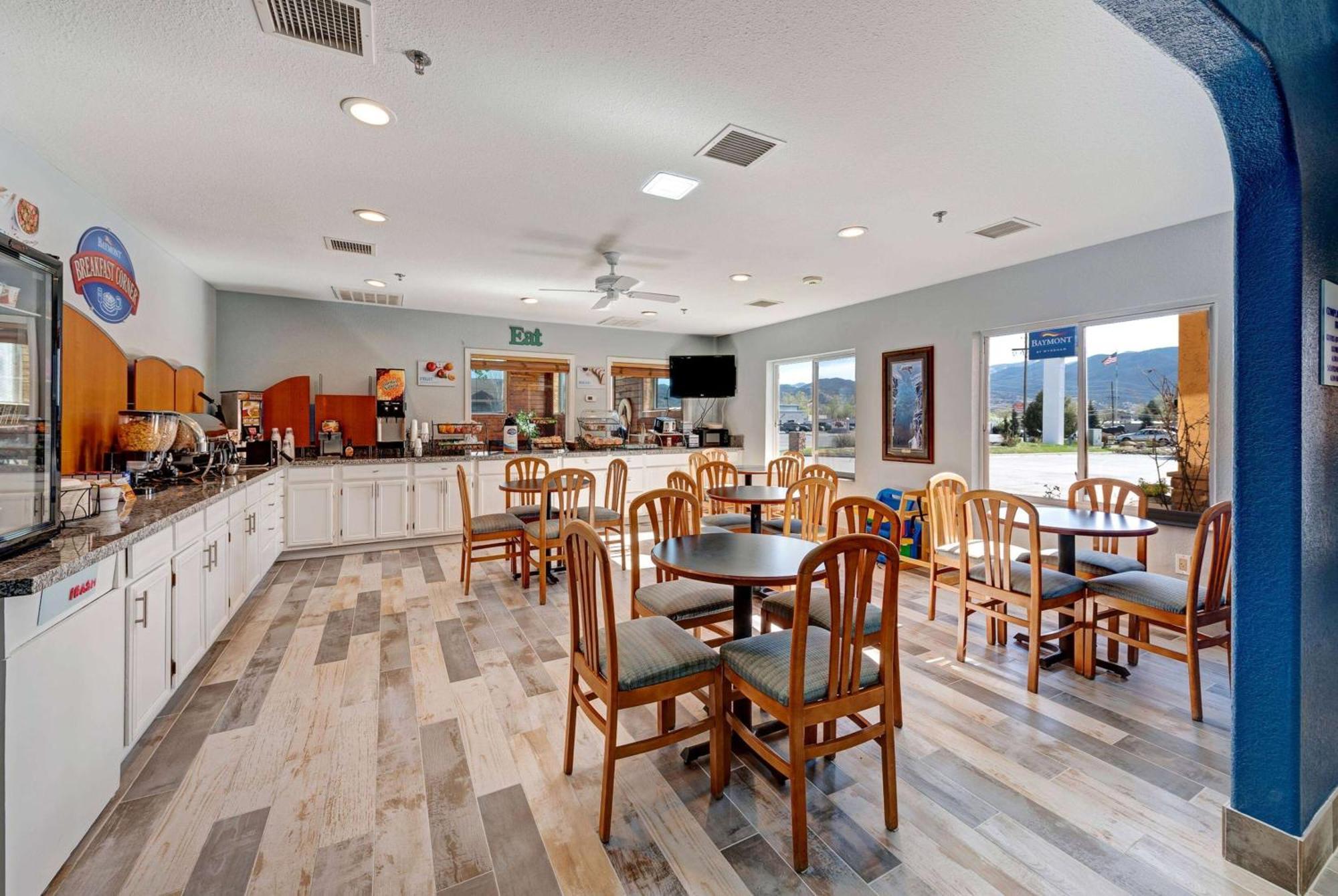 Baymont By Wyndham Salida Hotel Bagian luar foto