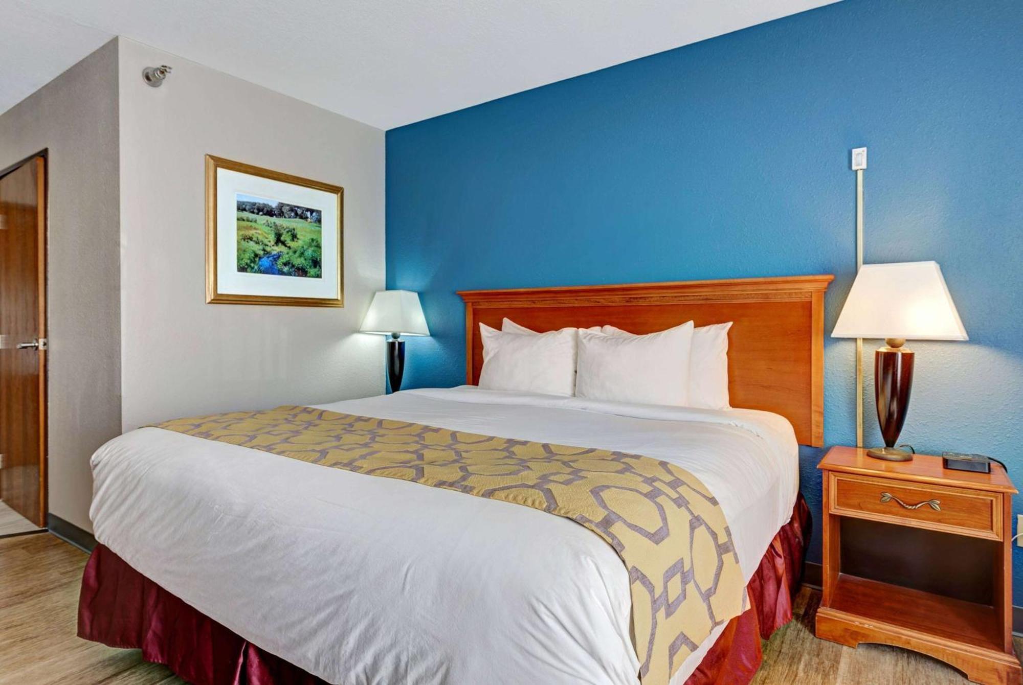 Baymont By Wyndham Salida Hotel Bagian luar foto