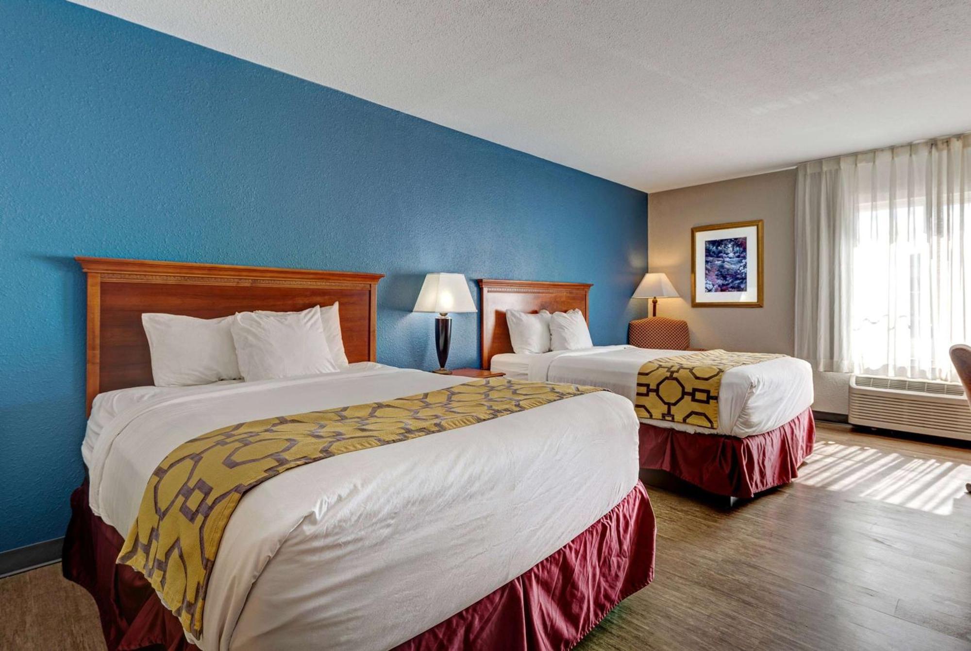 Baymont By Wyndham Salida Hotel Bagian luar foto