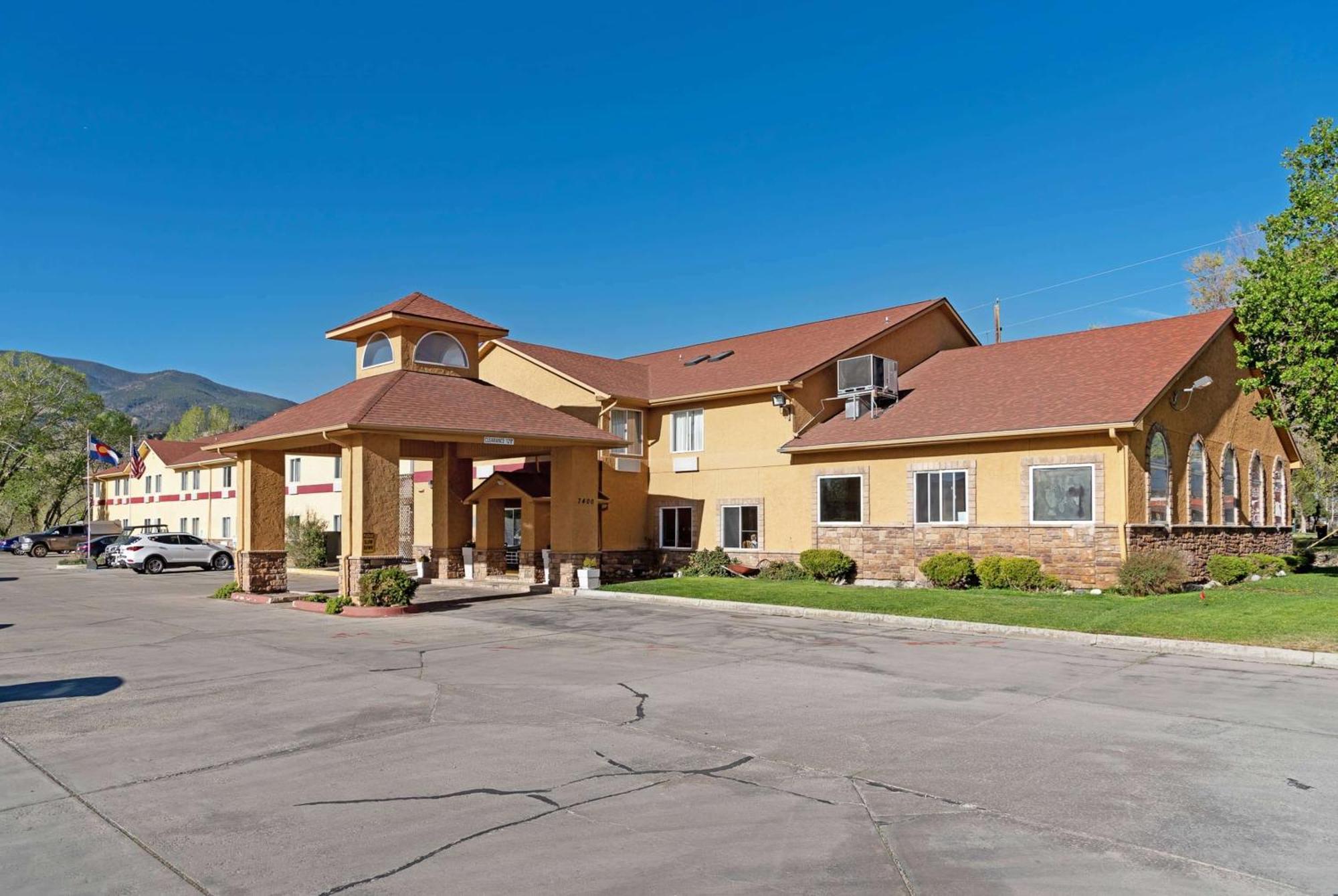 Baymont By Wyndham Salida Hotel Bagian luar foto